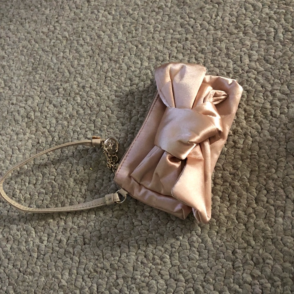 Jessica Simpson wristlet